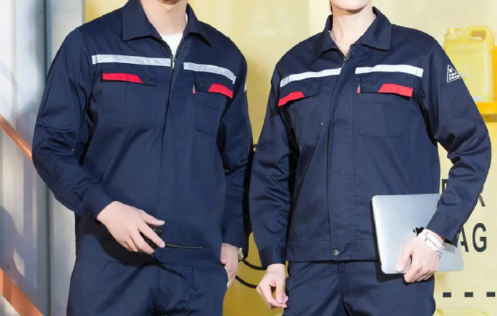 防靜電工作服定制的特點及穿戴注意事項，防靜電工作服廠家該如何選擇？