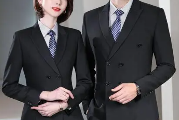企業(yè)職業(yè)正裝西服選擇定制好/還是成品好？